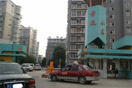 山亭欧情豪庭小区3室2厅1卫139平米